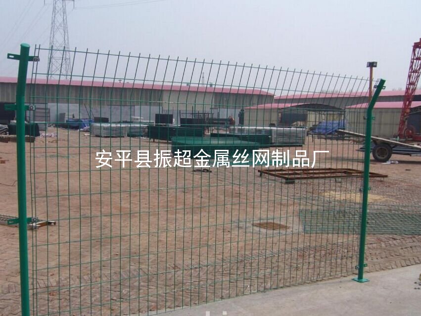 双边丝防护网 隔离网 护栏网-www.apzhenchao.com